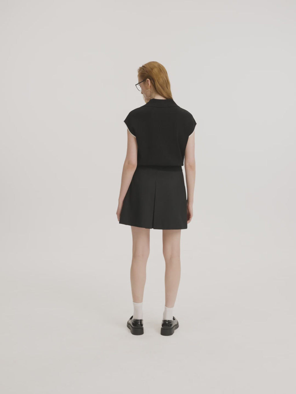 U-Neck Contrast Trim Knit Top