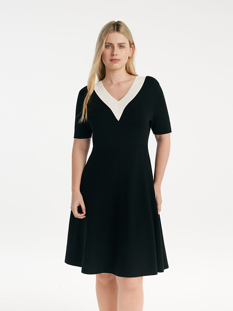 Contrast V-Neck Slim Knit Dress