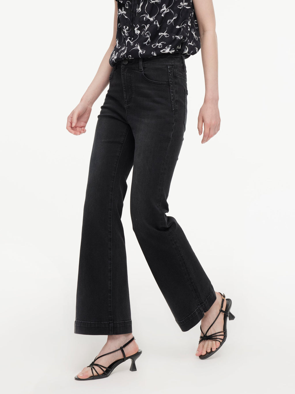 Micro-Flare Leg-elongating Jeans