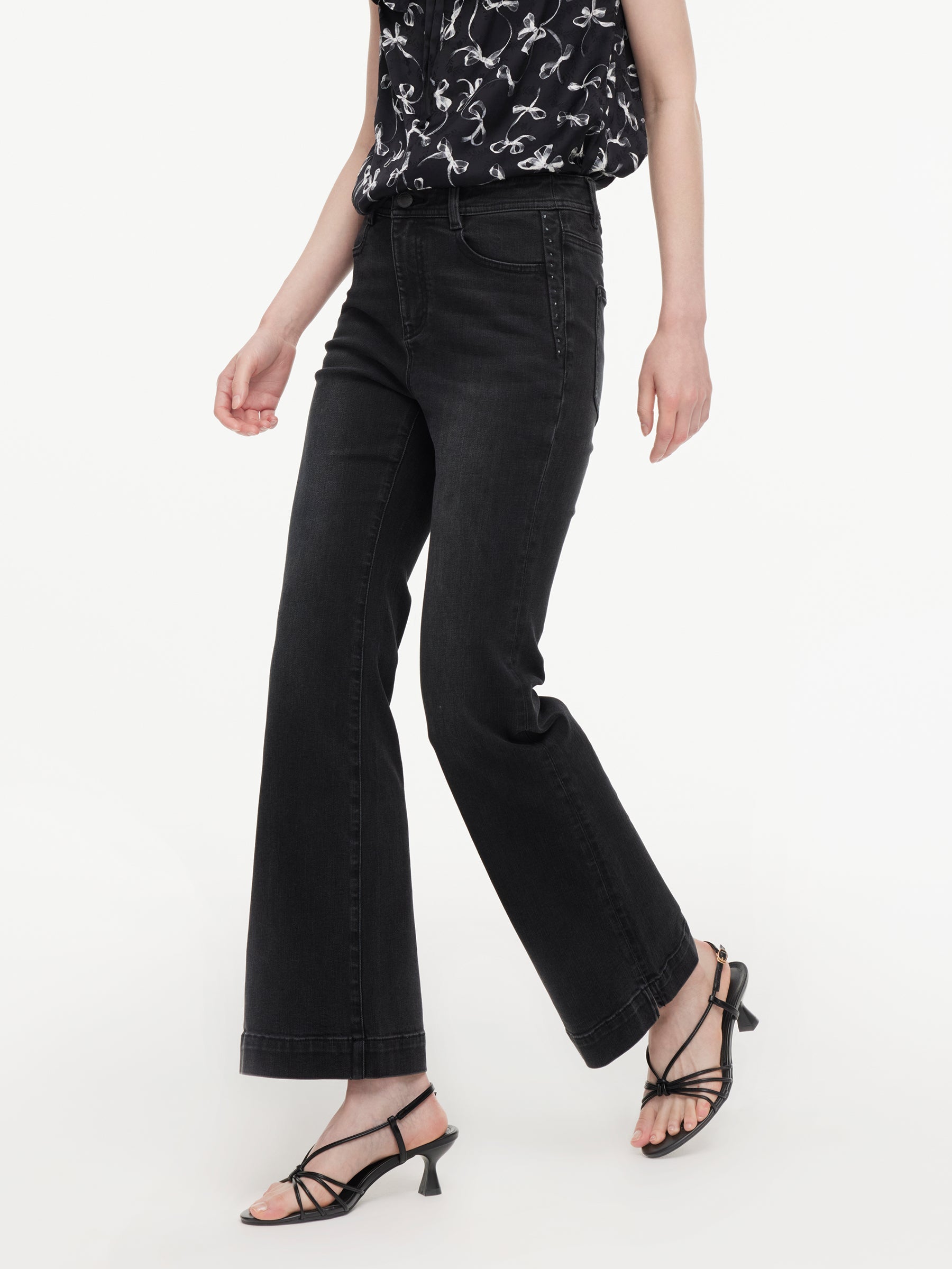Micro-Flare Leg-elongating Jeans