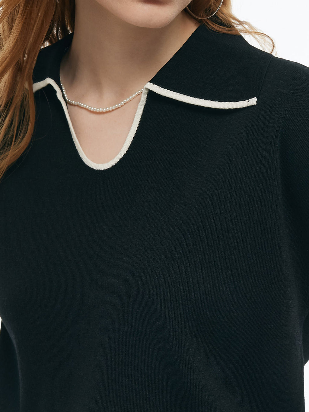 U-Neck Contrast Trim Knit Top