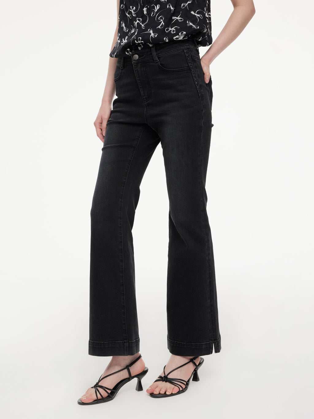 Micro-Flare Leg-elongating Jeans