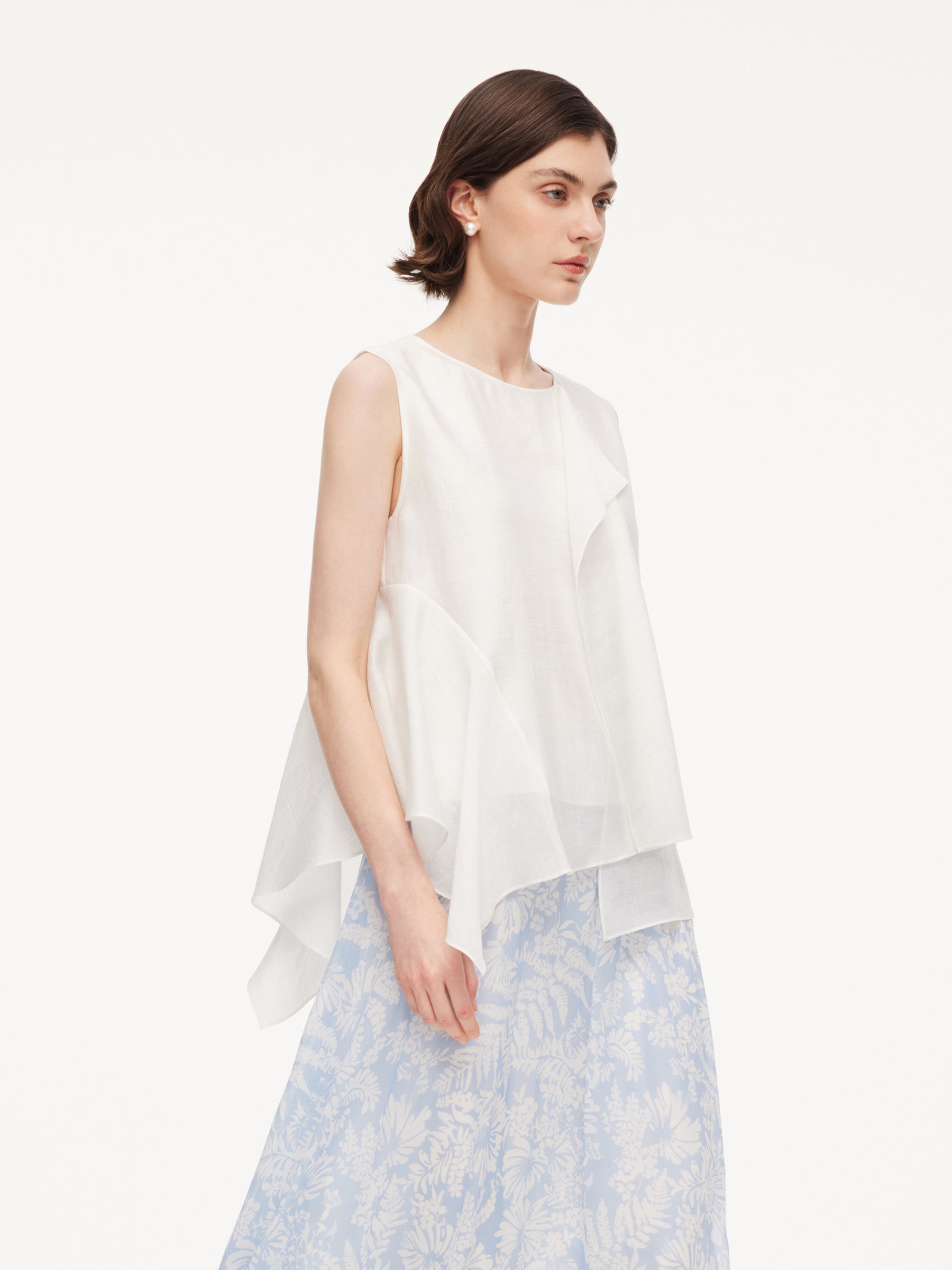 Asymmetrical Ruffle Slimming