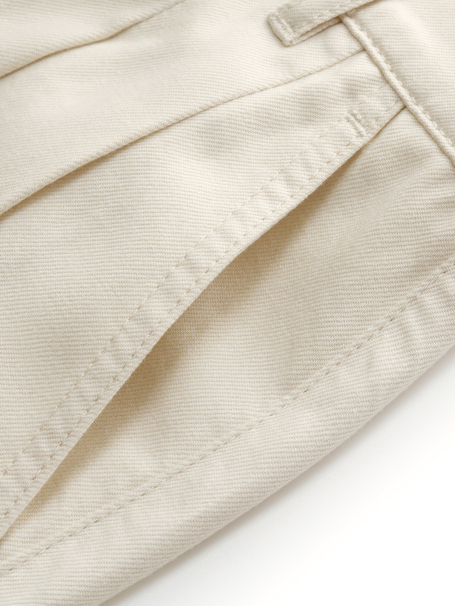Tencel Wide-Leg Pleat Jeans