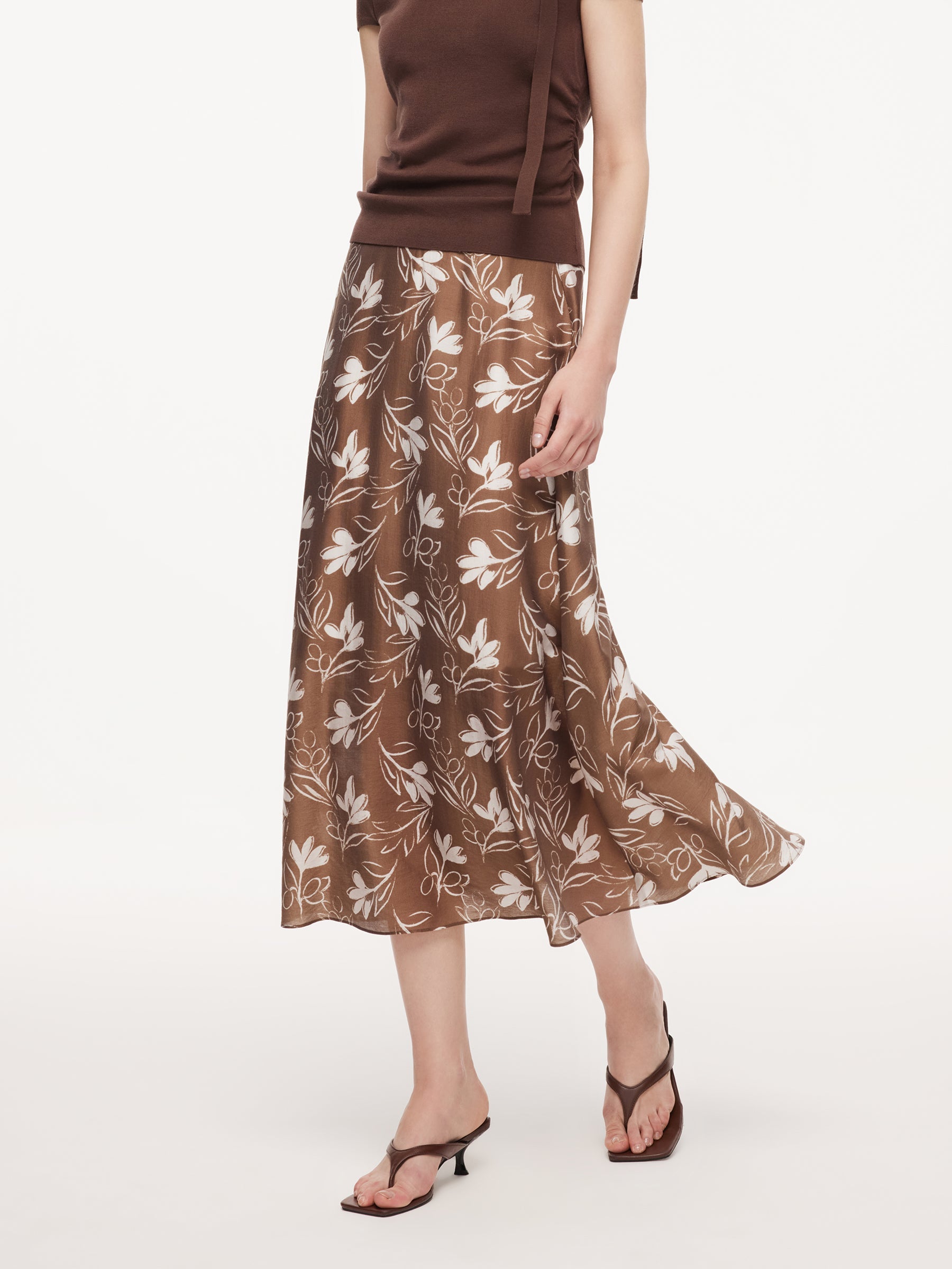 Wrinkle-Resistant Midi Drape Skirt