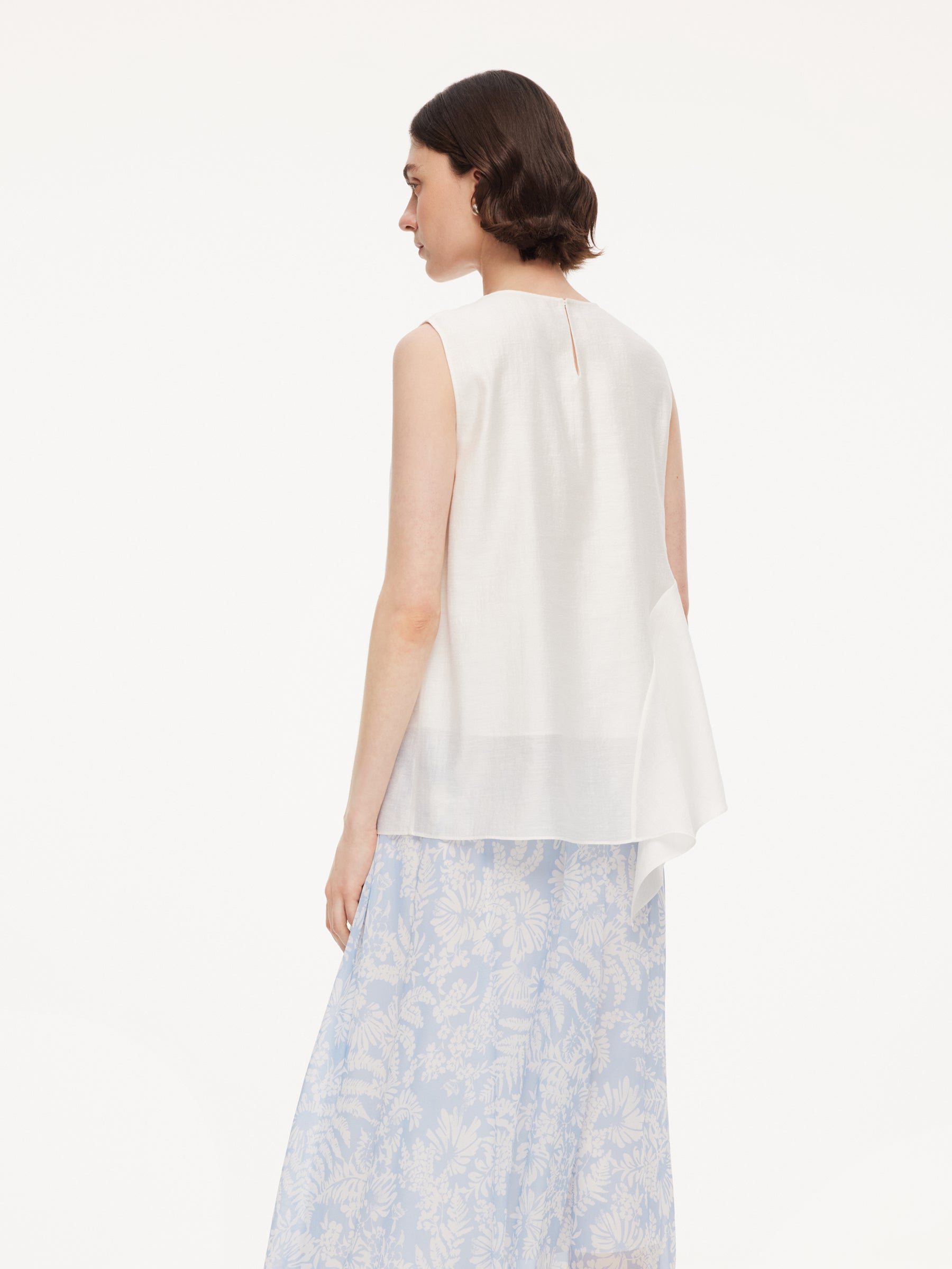 Asymmetrical Ruffle Slimming
