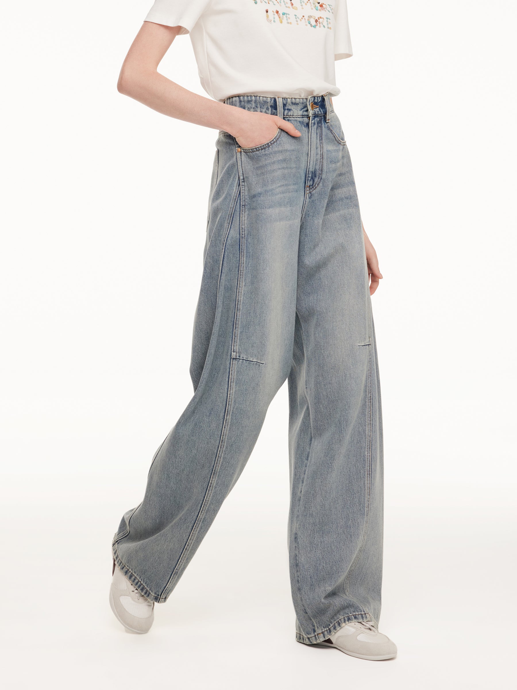 Curved-Leg Elongated Jeans