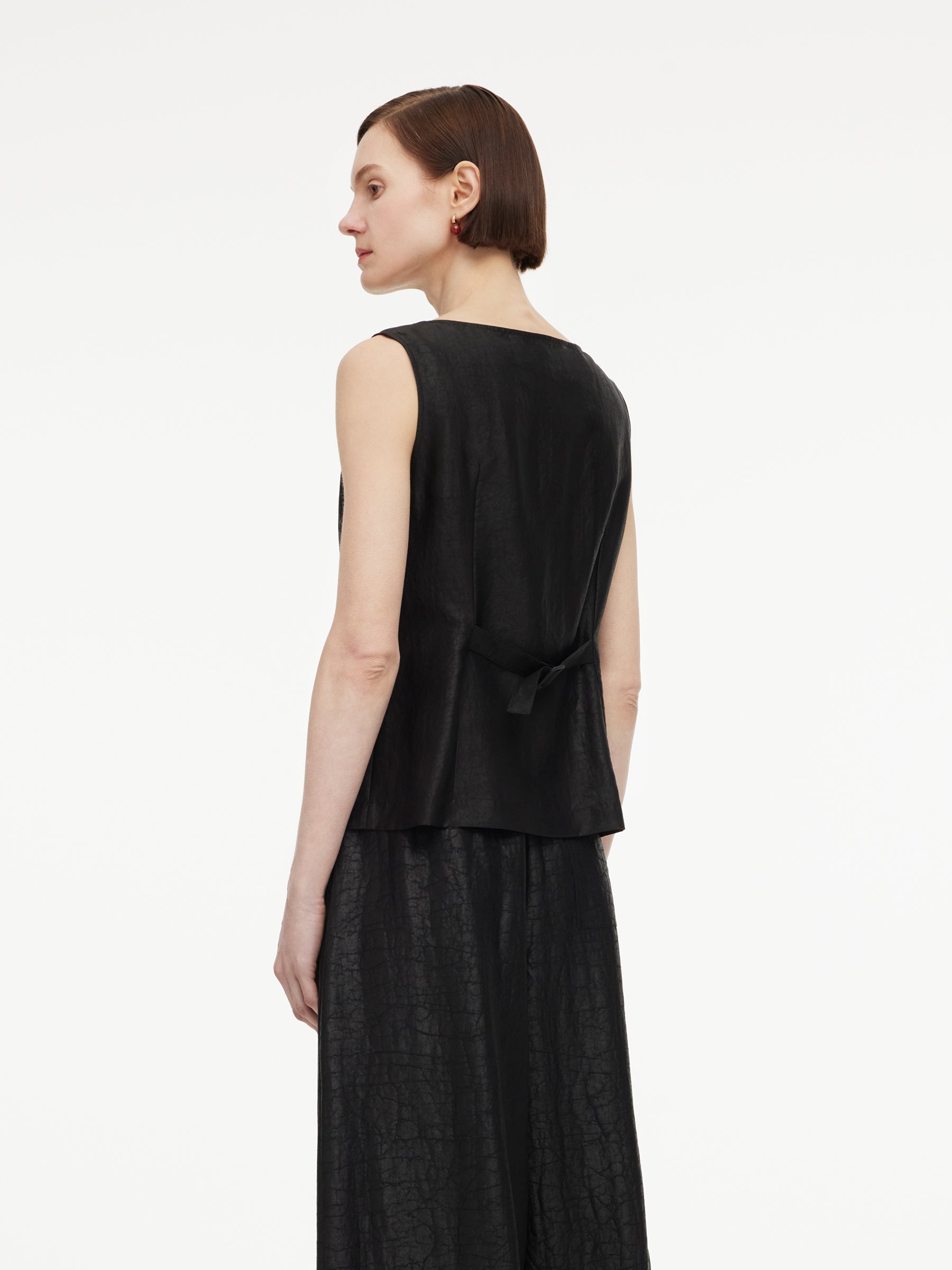 H-Line Round Neck Vest