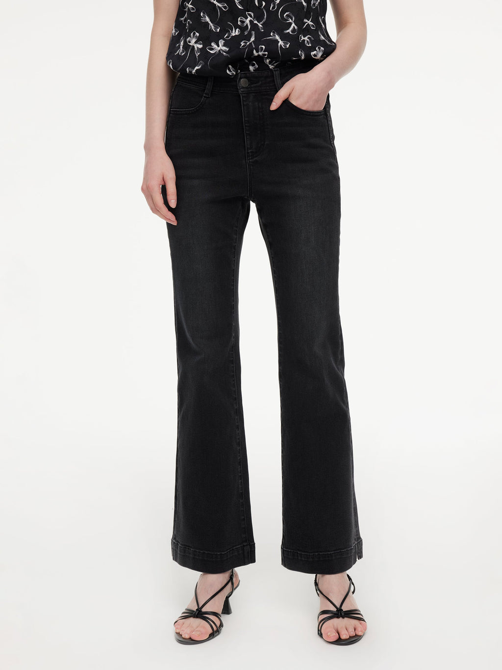 Micro-Flare Leg-elongating Jeans
