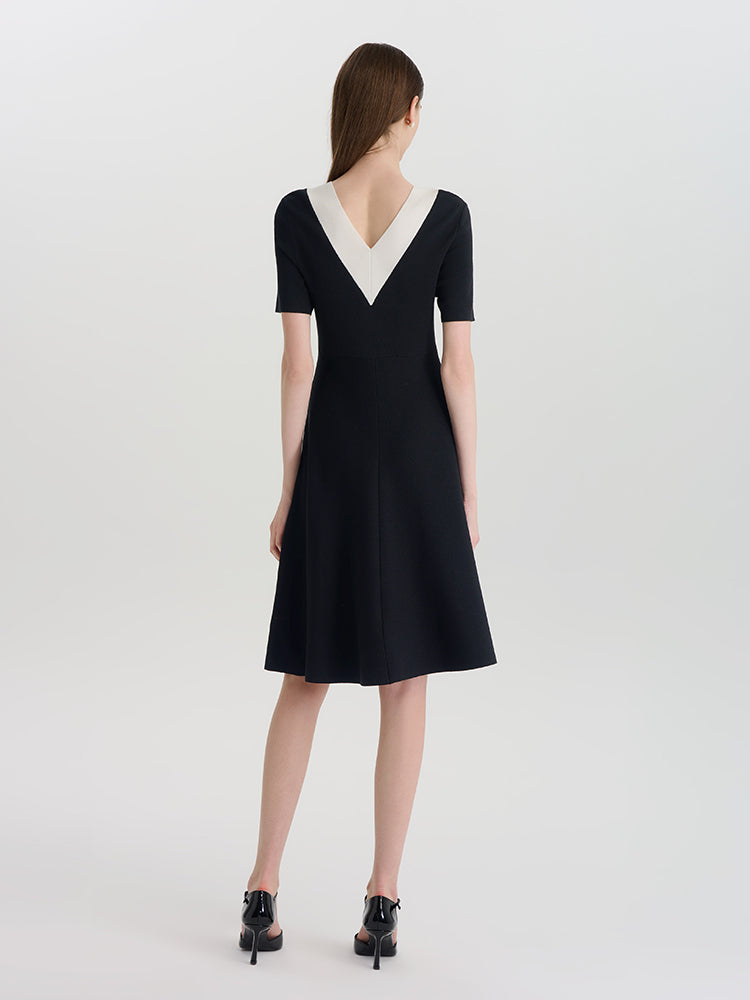 Contrast V-Neck Slim Knit Dress