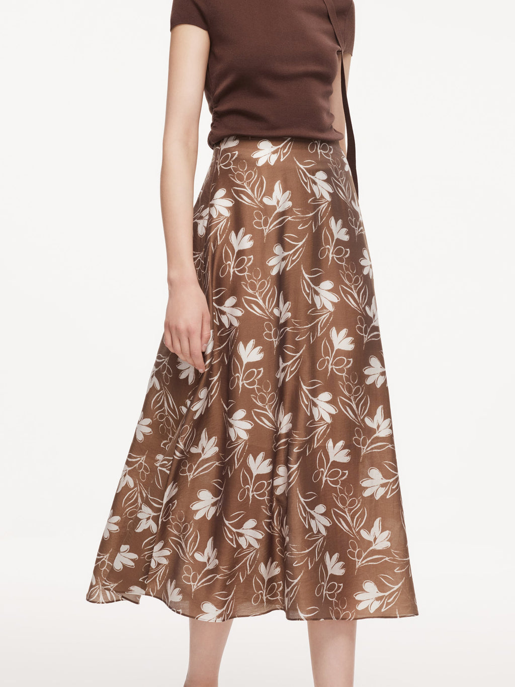 Wrinkle-Resistant Midi Drape Skirt