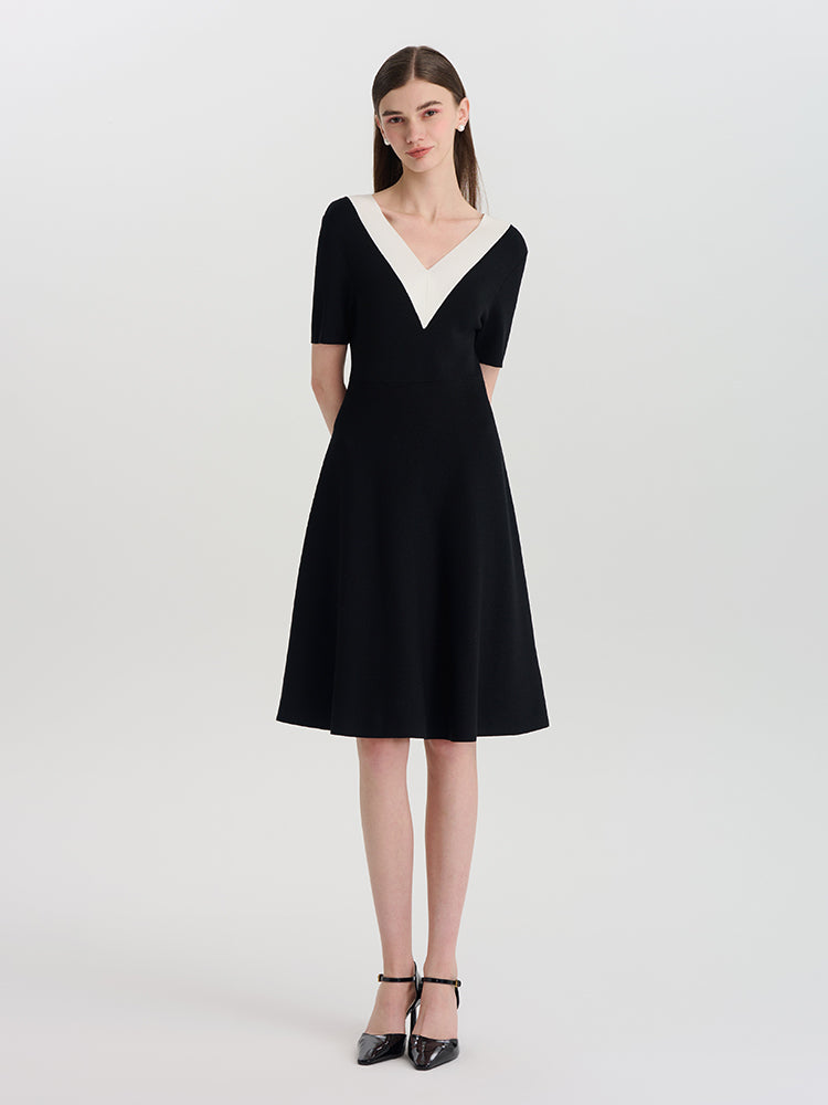 Contrast V-Neck Slim Knit Dress
