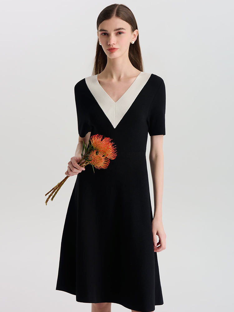 Contrast V-Neck Slim Knit Dress