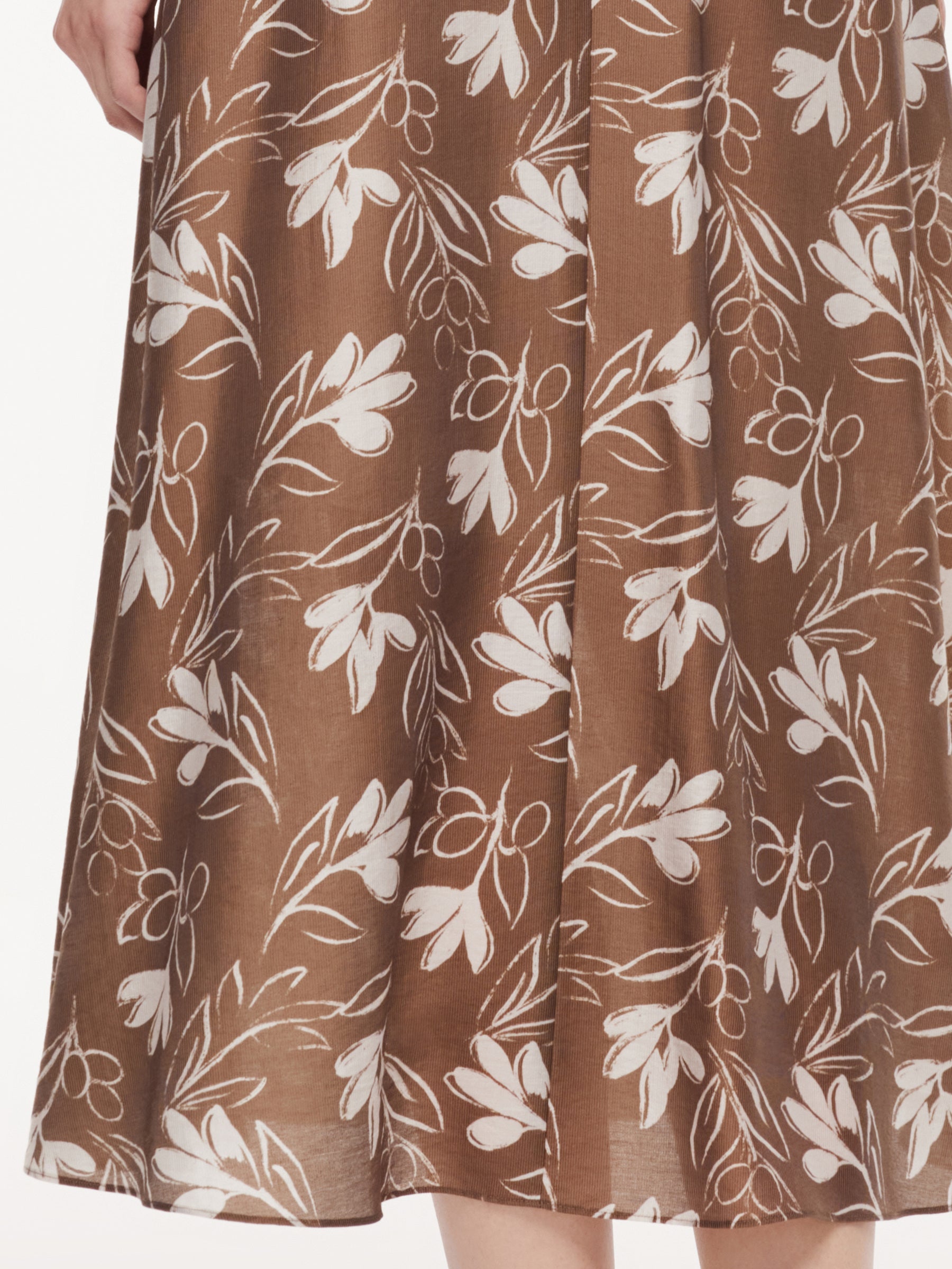 Wrinkle-Resistant Midi Drape Skirt