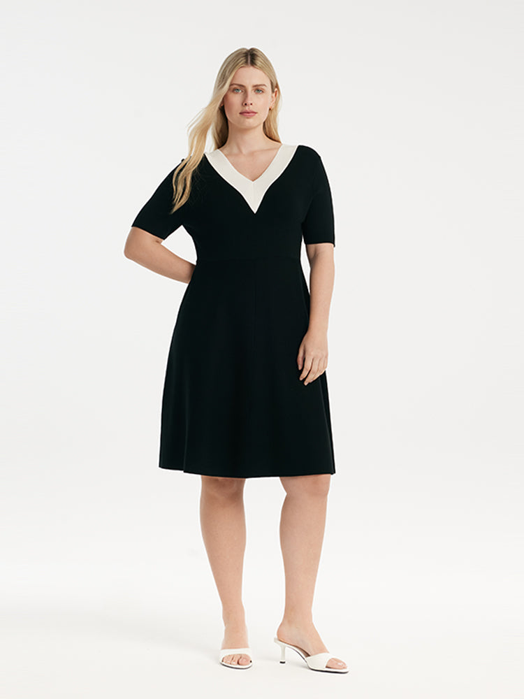 Contrast V-Neck Slim Knit Dress