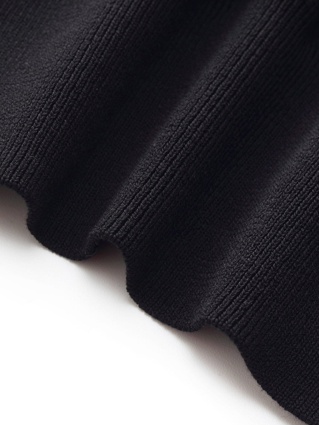 U-Neck Contrast Trim Knit Top
