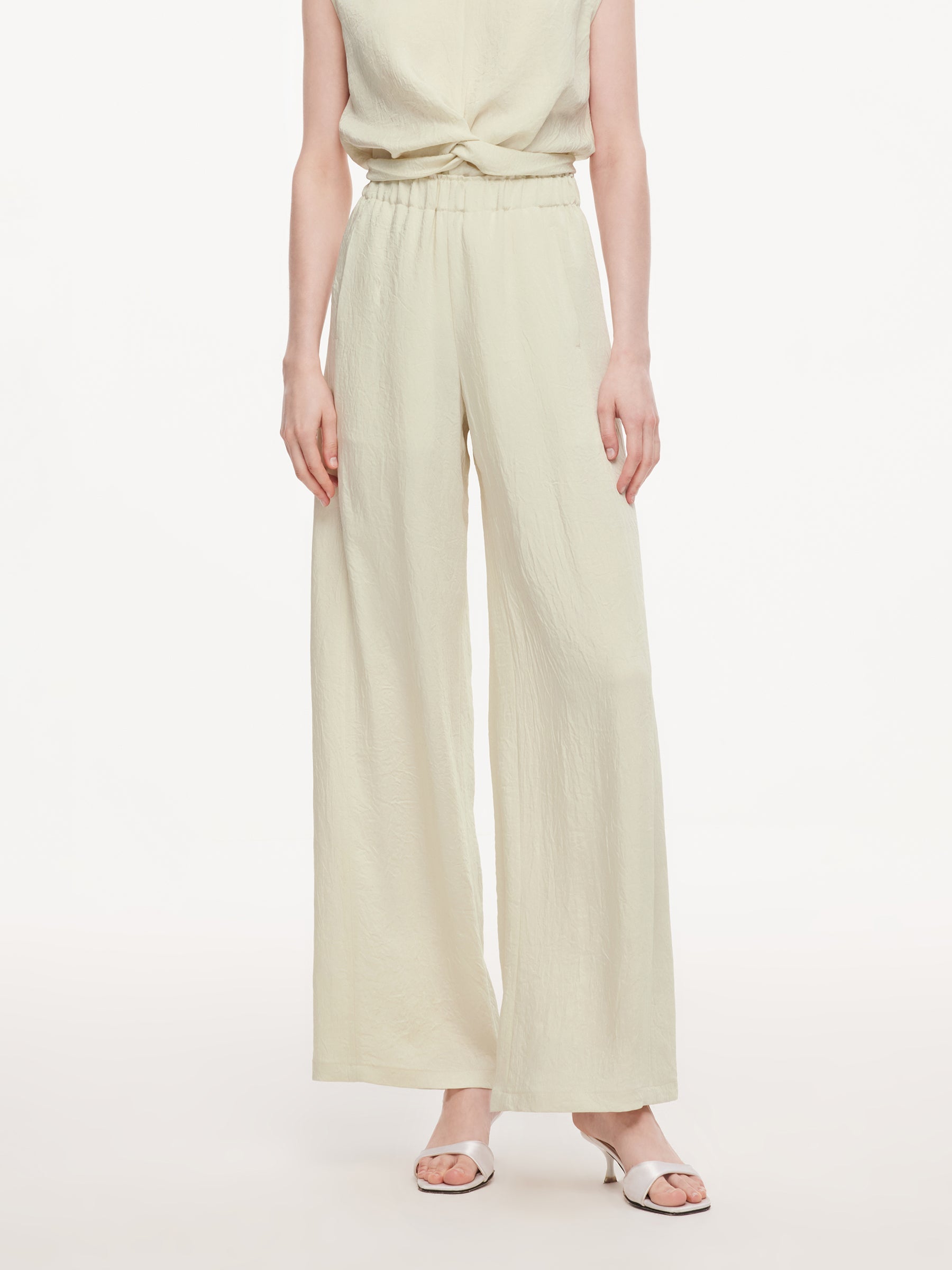 Silky-Luster Slimming Pants