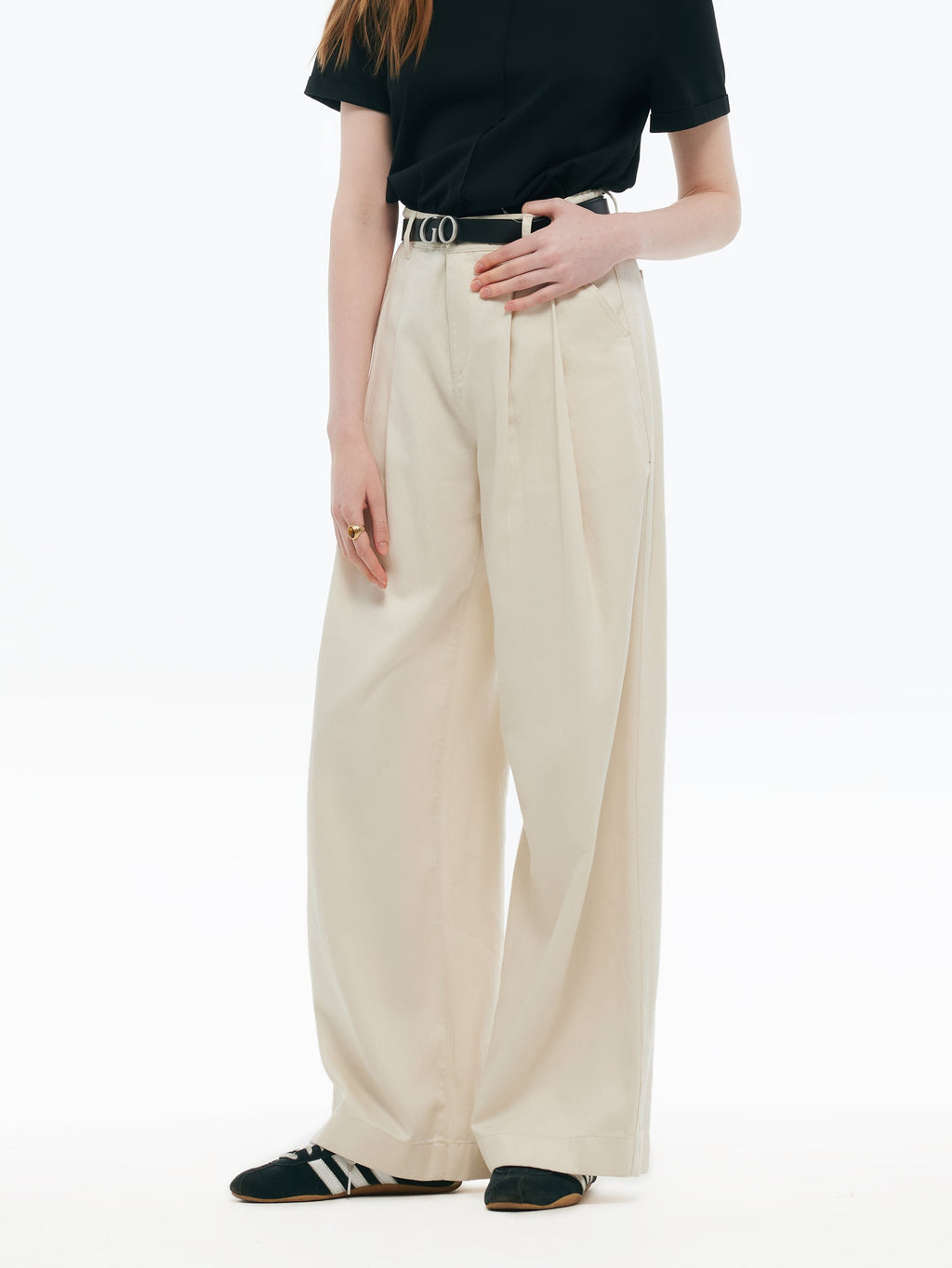Tencel Wide-Leg Pleat Jeans