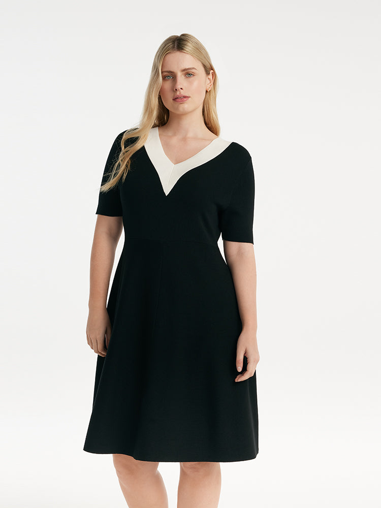 Contrast V-Neck Slim Knit Dress