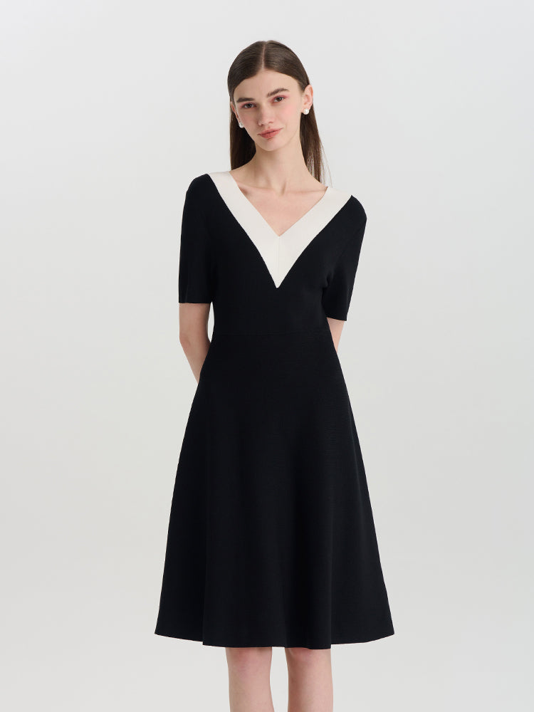 Contrast V-Neck Slim Knit Dress