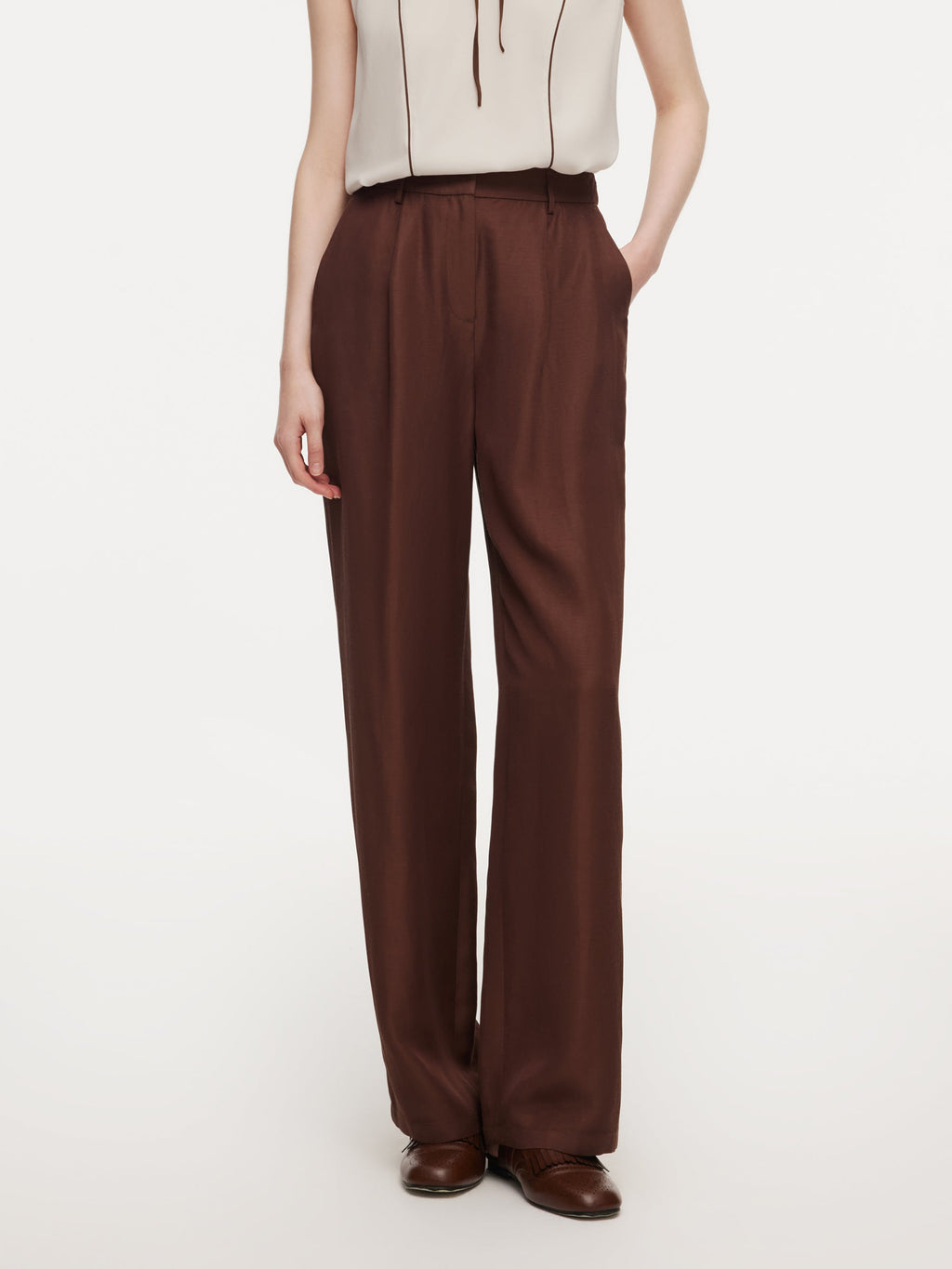 Belt Loop Side-Pocket Cut